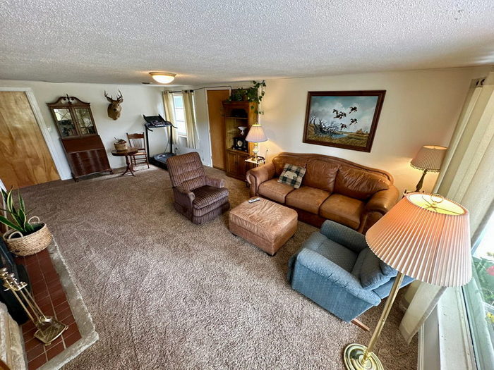 9 Oaks Inn (Pine Aire Motel, Pine-Aire Motel) - From Real Estate Listing (newer photo)